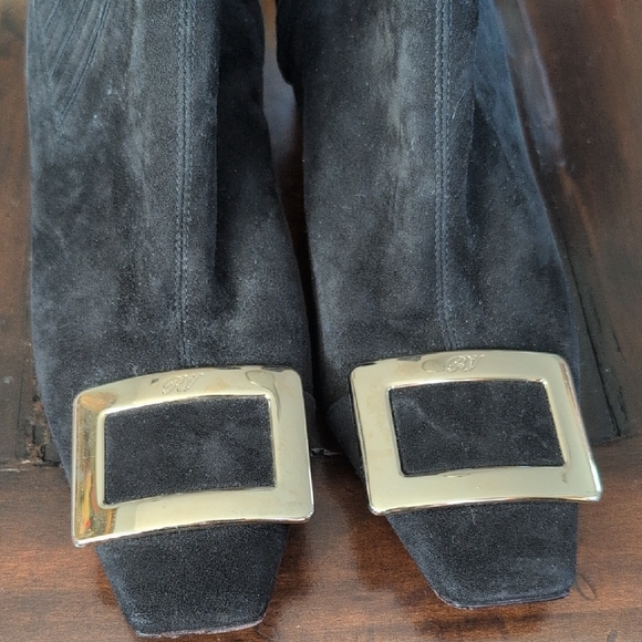 Roger Viver Belle Vivier Chelsea Booties in suede